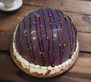Colour Full Blueberry Dal Round Pinata Cake