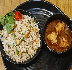 Chicken Fried Rice With Chilly Chicken Combo
