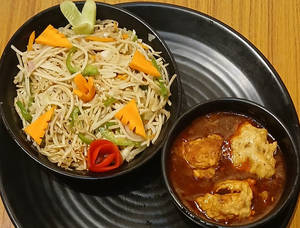 Veg Hakka Noodles + Chilli Chicken