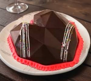 Eggless Hammer Pinata Chocolate Cake