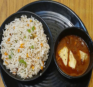 Veg Fried Rice With Chilly Paneer Combo