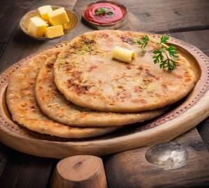 Aloo pyaaz parantha [1 piece]