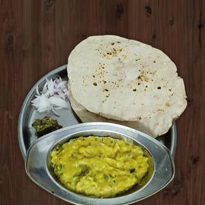 Pithla with 2 Bhakri