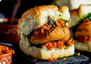 Tagda Tandoori Vadapav
