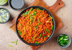Schezwan Noodles (veg)