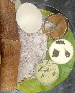 Idly (1 Peice) With Onion Minapa Dosa