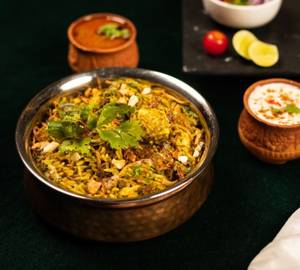 Ambur Veg Biryani with Burani Raita
