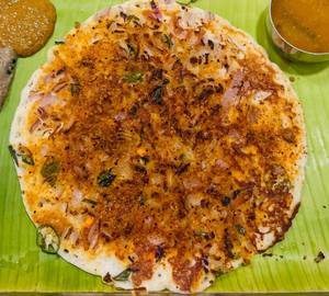 Onion podi utthappam