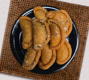 Gujiya