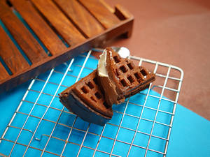 Crowded Chocolate Dark Mini Waffle + Boston Duo Mini Waffle