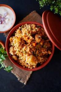 Vegetable dhum biryani