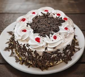 Black forest half kg cakes
