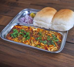 Marathi Misal Pav (Spicy) with 2 pav