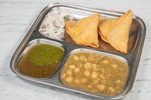 Chole samosa [1 piece]