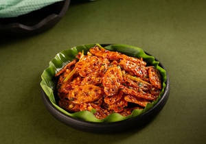Crispy-fried Lotus Root Chips In Sweet Chilli Sauce