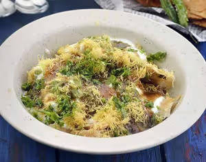 Samosa Dahi Chaat [1 Piece]