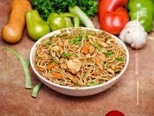 Chicken Hakka Noodles Half