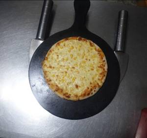 Golden Corn And Cheese Pizza