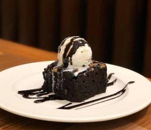 Brownie With Ice Cream