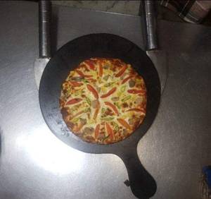 Veggie Hot Pizza