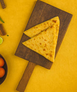 Ghee Tikona Paratha (2 Pieces)