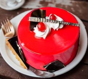 Vanilla Strawberry Cake