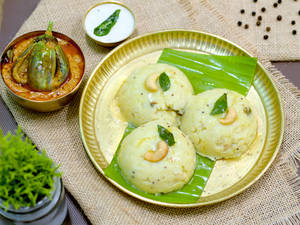 Ghee Pongal with Chutney and Gutti Vankaya