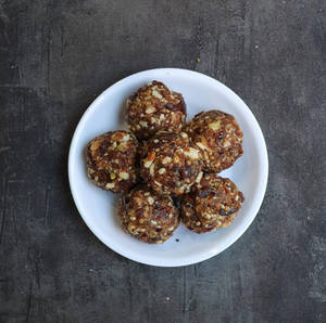 Dry Fruit Laddu (5 Pieces)