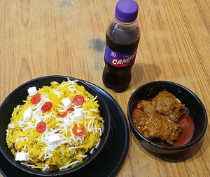 Basanti Pulao With Chicken Kasa  +  Free Cold Drinks Combo
