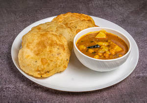 6 poori bhaji