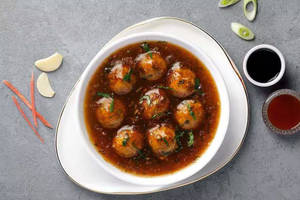 Veg Manchurian With Gravy