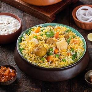 Veg Biryani[150G] With Veg Raita[100G] And Roasted Papad[1 Piece]