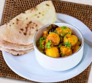 Alu Dum With Tawa Roti 5 pic