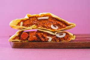 Kadhai Chicken Naan Turnover [2 Pockets]