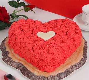 Strawberry Heart Shape Cake 450 Gm