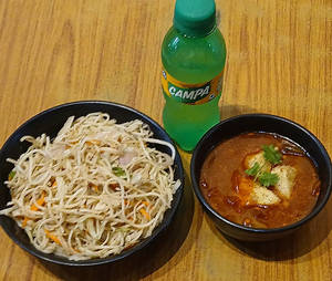 Veg Hakka Noodles + Chilly Paneer With Free Cold Drinks