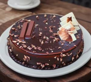 Chocolate Kitkat Cake 450 Gm