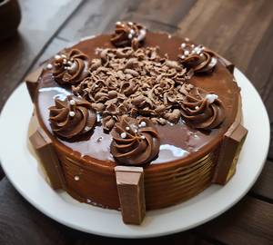 Belgium kitkat cake
