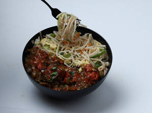 Egg Noodle-chicken Manchurian Combo