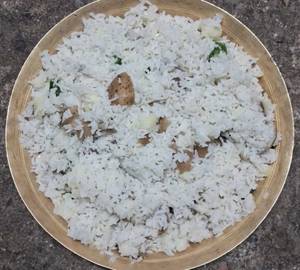 Thakumar Haater Gorom Bhaat Ghee Diye Aloo Makha