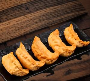 Veg Darjeeling Peri Peri Fried Momos [10 Pieces]