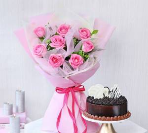 Chocolohic love cake with roses