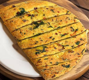 Jalapeno & Bbq Chicken Stuffed Garlic Bread