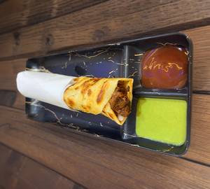 Single egg mutton keema roll