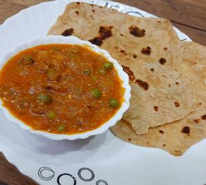 4 Phulka with Peas Masala