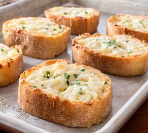 Round Cheese Garlic Bread