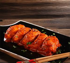 Veg Darjeeling Pan Fried Momos [6 Pieces] With Tomato Schezwan Sauce