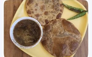 Chole with 2 Kachori