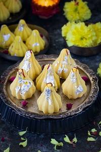 Kaju Modak