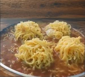 Momos Maggi